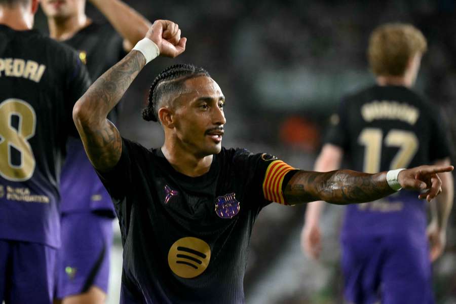 Raphinha festeggia il gol durante il match contro l'Elche Raphinha festeggia il gol durante il match contro l'Elche
