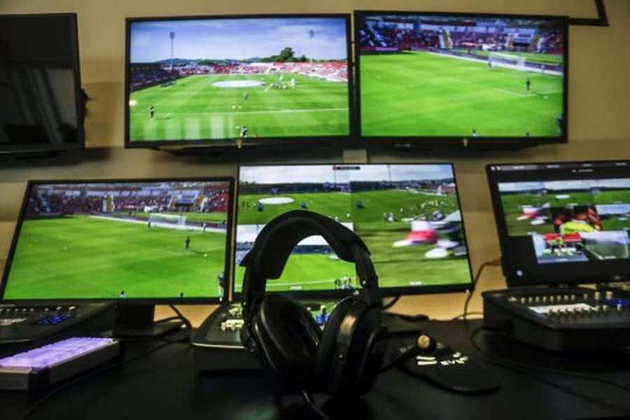 VAR intră în acțiune, acum și la feminin