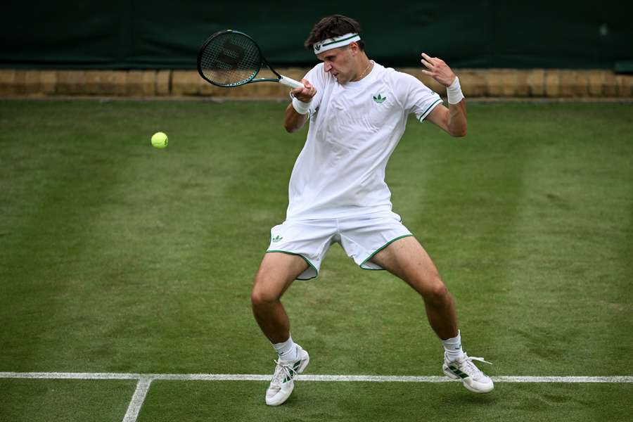 Jakub Menšík prošel do druhého kola Wimbledonu.