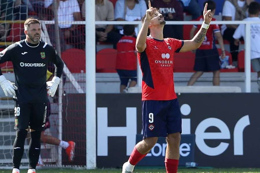 Pedro Martelo nos festejos do golo ao Paços de Ferreira