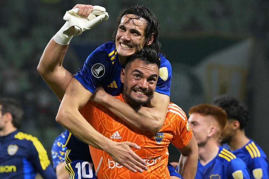 Cavani y Romero llevaron a Boca a la final de la Libertadores