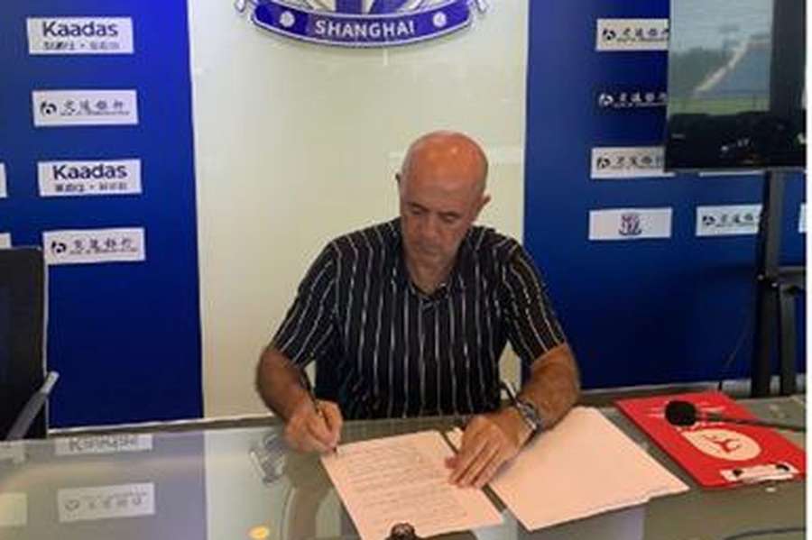 Leonel Pontes assinou contrato de dois anos e meio