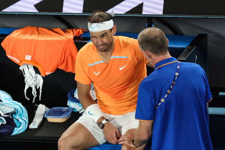 AO: Nadal scheidet in Runde zwei aus - Tsitsipas und Medvedev im Eiltempo