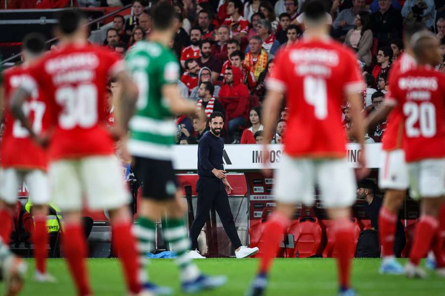Rúben Amorim, treinador do Sporting, durante o dérbi na Luz