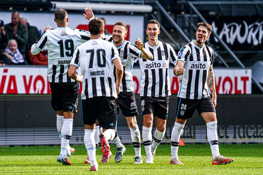 Mesík (vpravo) mal s kolegami dôvod na radosť. Mesík (vpravo) mal s kolegami dôvod na radosť.