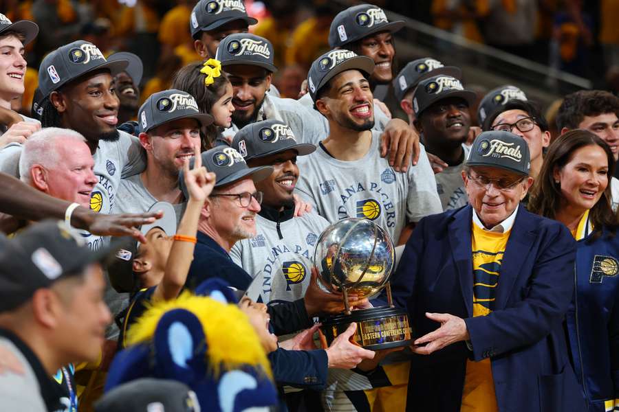 Jogadores do Pacers comemoram conquista da Conferência Leste da NBA