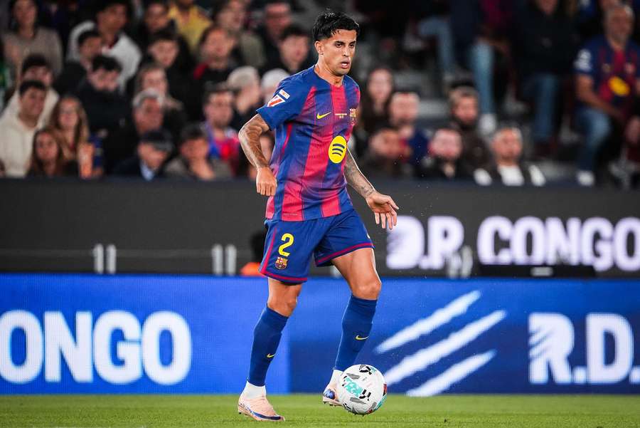 Cancelo znovu oblékne dres Barcelony. Cancelo znovu oblékne dres Barcelony.