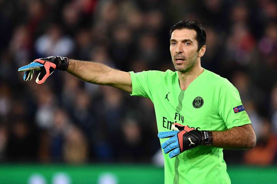 To on tam grał?! #5 - Niespodziewany pobyt Gianluigiego Buffona w Paris Saint-Germain To on tam grał?! #5 - Niespodziewany pobyt Gianluigiego Buffona w Paris Saint-Germain