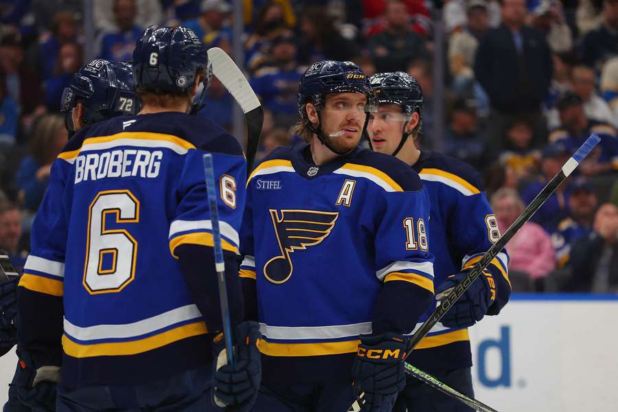 NHL roundup: Blues win 11 straight after an overtime win, Avs clinch play-off spot