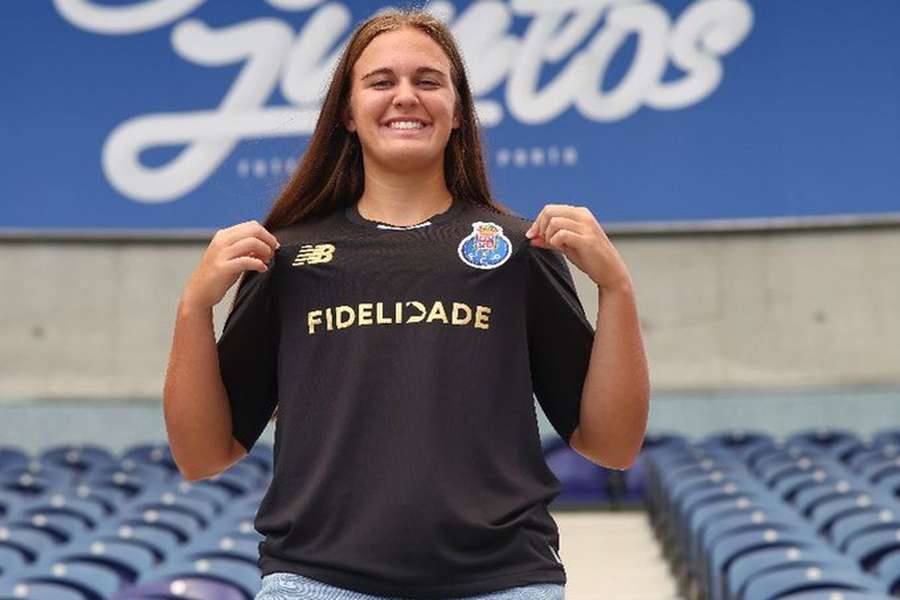 Cora Brendle oficializada pelo FC Porto Cora Brendle oficializada pelo FC Porto