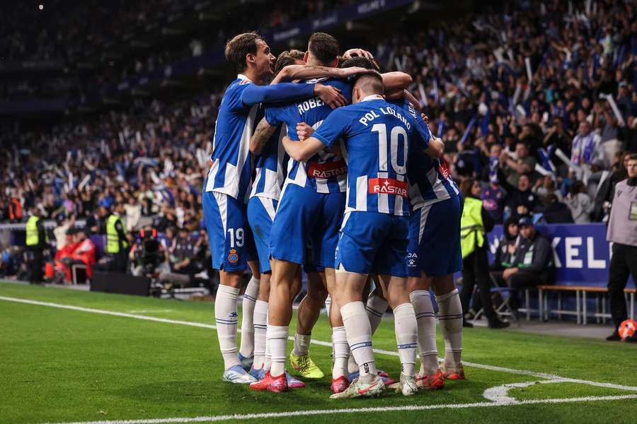 Piłkarze Espanyolu świętują zdobycie zwycięskiej bramki przeciwko Getafe.