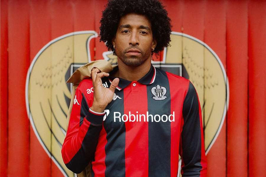 Ótima gola retrô na camisa nova do Nice