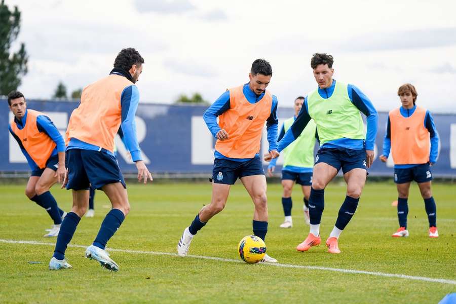 Eustaquio na preparação para o jogo com o Sporting