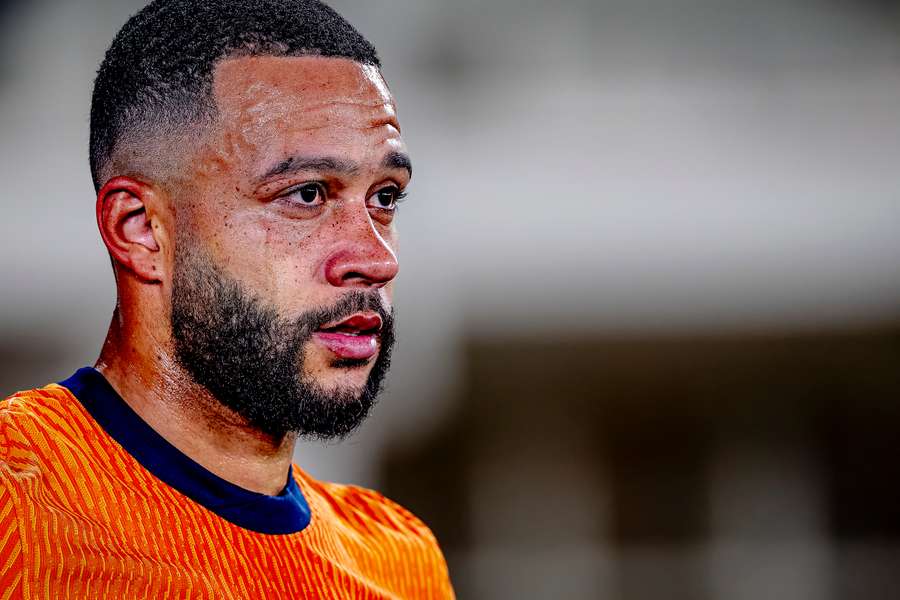 Memphis Depay marcou na vitória contra a Finlândia