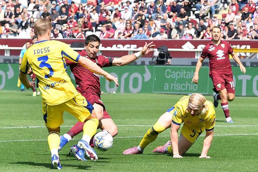 Il momento del gol di Simeone