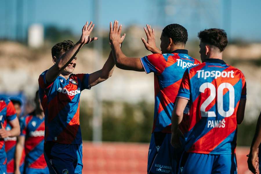 Plzeň slaví vítězství v generálce. Plzeň slaví vítězství v generálce.