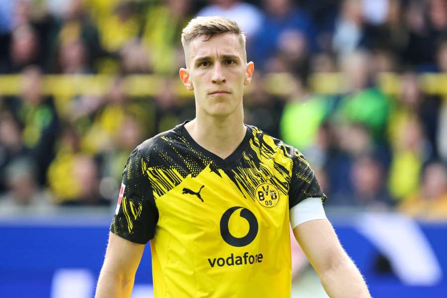 Liverpool among 'dream clubs' included in Nico Schlotterbeck's new Dortmund deal
