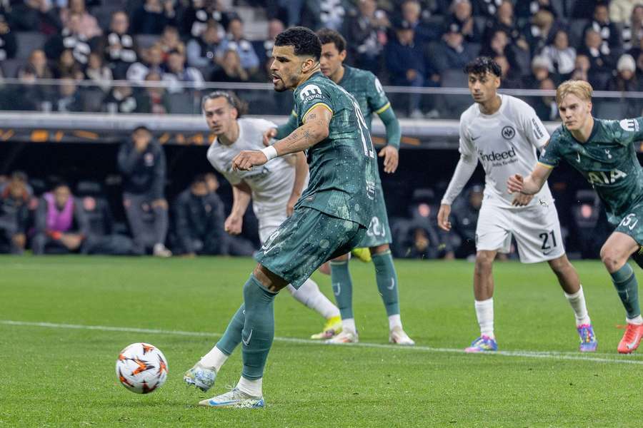 Solanke ha segnato dal dischetto il gol della vittoria e della qualificazione del Tottenham