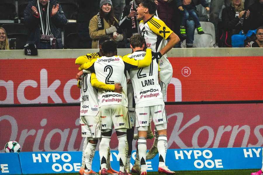 LASK bejubelt den Siegtreffer.