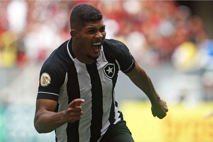 Erison marcou 15 gols pelo Botafogo em 34 partidas