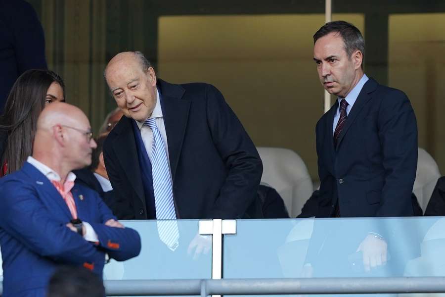 Pinto da Costa e António Salvador contribuíram para o sucesso dos seus clubes Pinto da Costa e António Salvador contribuíram para o sucesso dos seus clubes