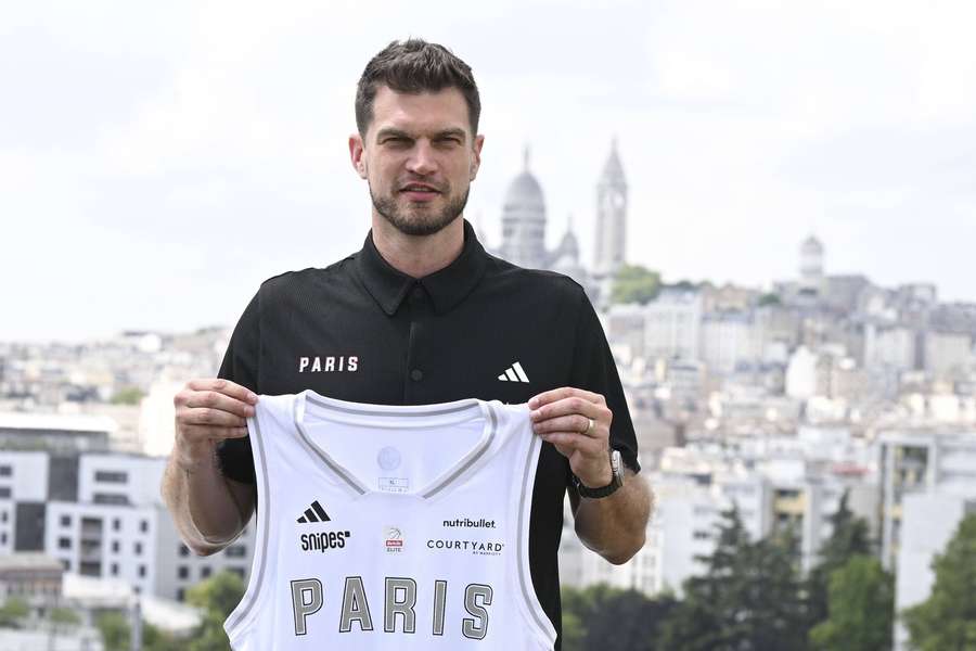 Splitter est à Paris. 