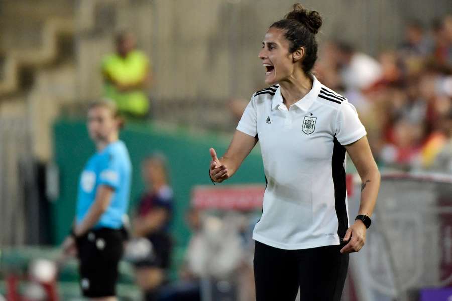 Montse Tomé da órdenes en un partido anterior.