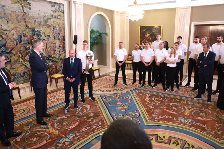 Un momento de la recepción del rey al Unicaja Un momento de la recepción del rey al Unicaja