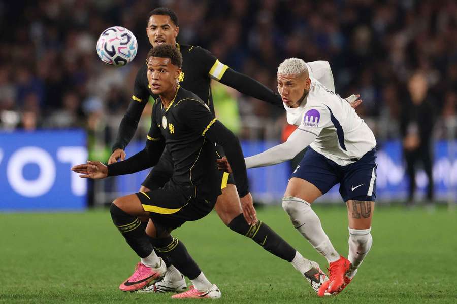 Tottenham Hotspur's Richarlison in action with Chelsea's Mahdi Nicoll-Jazuli 