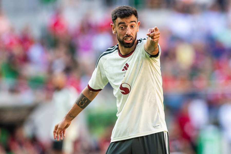 Bruno Fernandes foi o melhor jogador da Premier League 2025/26