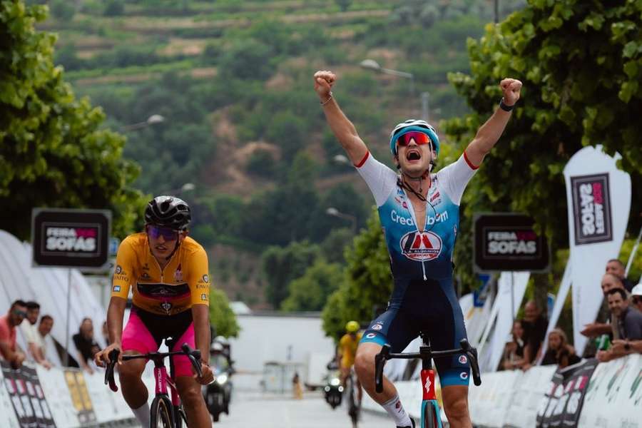 João Medeiros celebra vitória na etapa do GP Douro Internacional