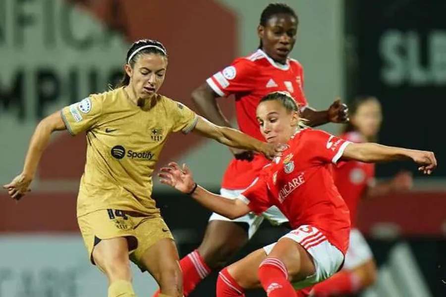 Barcelona confirmou favoritismo com goleada no Seixal Barcelona confirmou favoritismo com goleada no Seixal