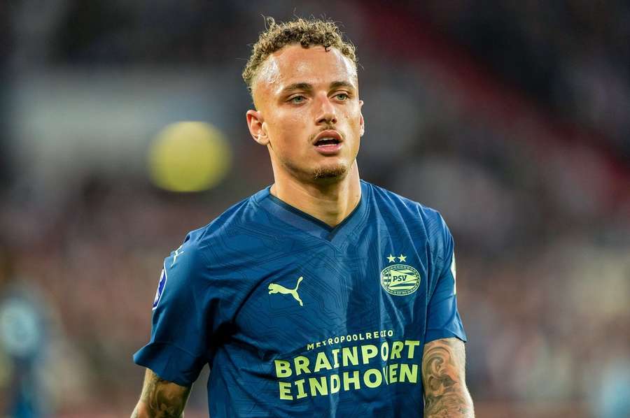 Noa Lang was in zijn eerste twee officiële duels voor PSV betrokken bij een goal