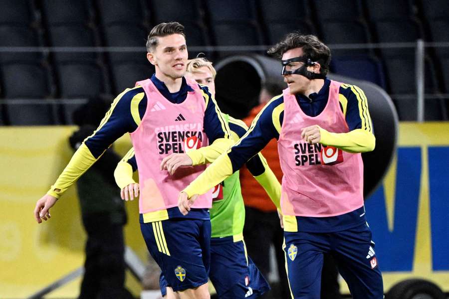 Villa stopper Lindelof confident Sweden defence ready for Lewandowski