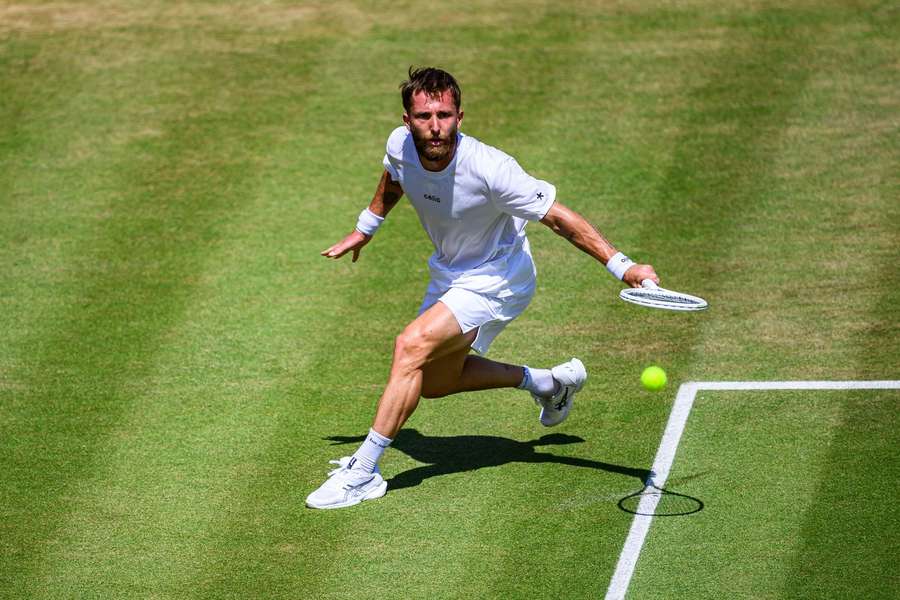 Corentin Moutet faced Giovanni Mpetshi Perricard at Queen's Corentin Moutet faced Giovanni Mpetshi Perricard at Queen's