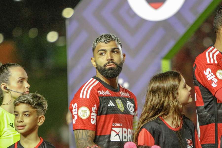 Gabriel Barbosa foi expulso frente ao Athletico-PR