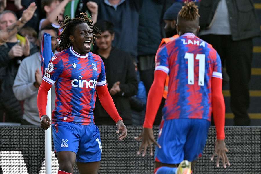 Crystal Palace's English midfielder Eberechi Eze celebrates scoring the team's second goal