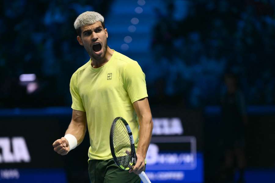 Alcaraz pokonał Augiera-Aliassime'a, Hiszpan zmierzy się z Sinnerem o tytuł ATP Finals Alcaraz pokonał Augiera-Aliassime'a, Hiszpan zmierzy się z Sinnerem o tytuł ATP Finals