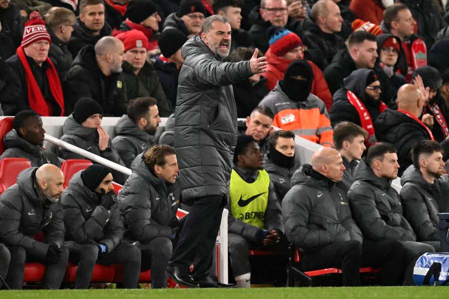 Ange Postecoglou în timpul înfrângerii lui Tottenham cu Liverpool.