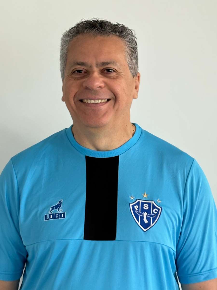 José com a camisa do seu clube do coração José com a camisa do seu clube do coração