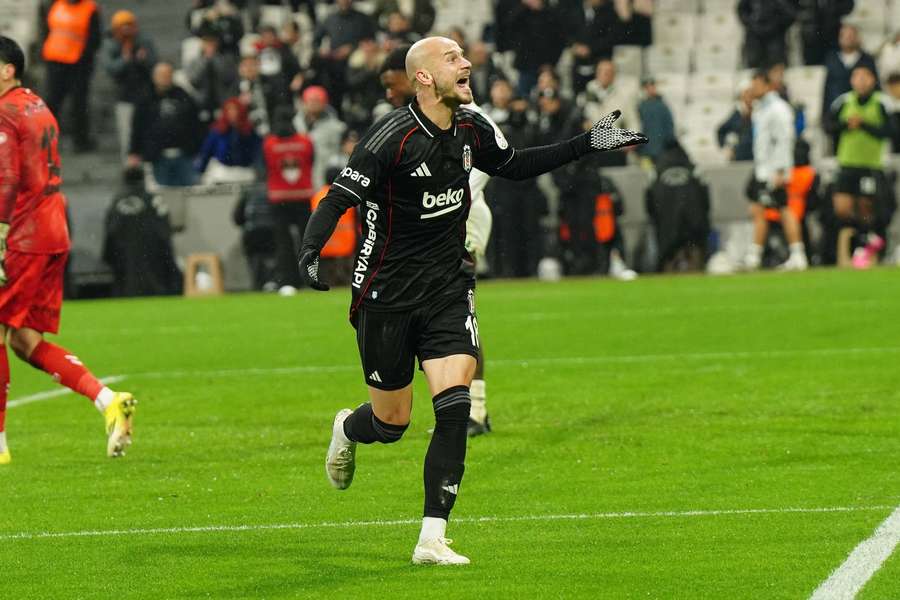 Václav Černý uzavřel sezonu v turecké Superlize gólem proti Rizesporu. Václav Černý uzavřel sezonu v turecké Superlize gólem proti Rizesporu.
