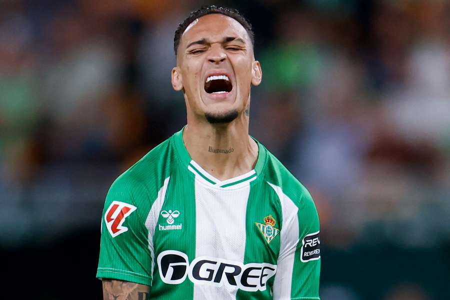 Antony segue jogando muito no futebol espanhol