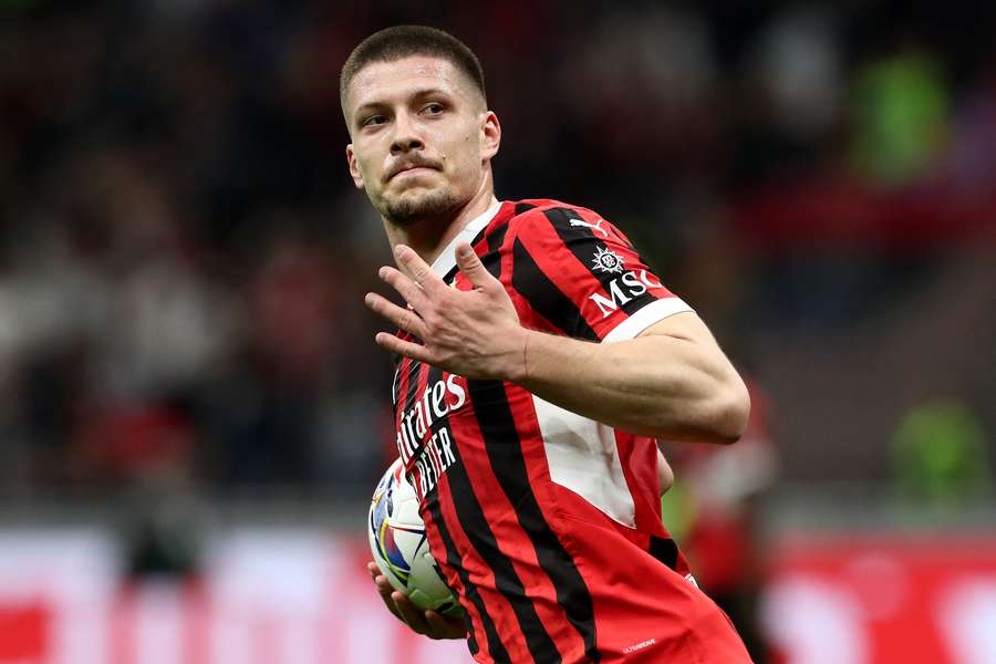 Luka Jovic fez o gol de empate do Milan contra a Fiorentina Luka Jovic fez o gol de empate do Milan contra a Fiorentina