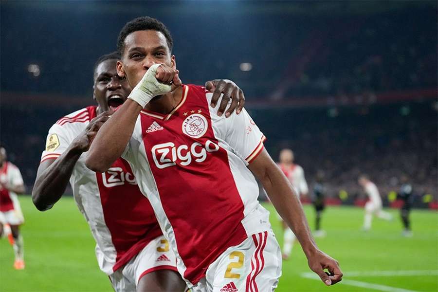 Terceira vitória consecutiva do Ajax