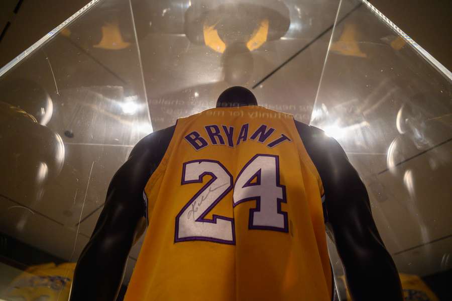 Das Trikot von Kobe Bryant wurde für 5,8 Millionen Dollar versteigert.