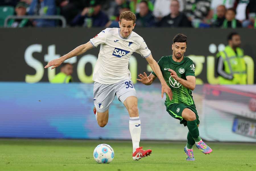Arthur Chaves, ex-Académico Viseu, em ação pelo Hoffenheim