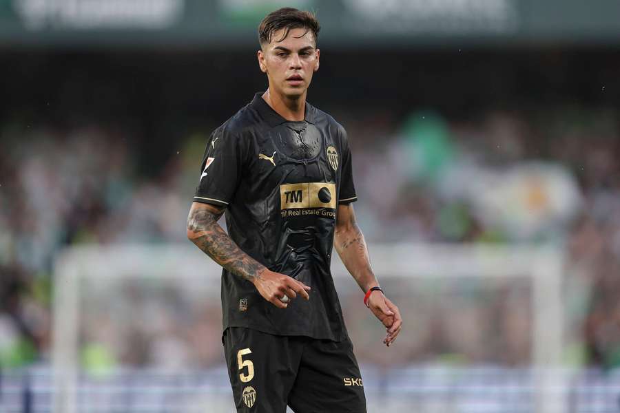 Enzo Barrenechea, ex del Valencia