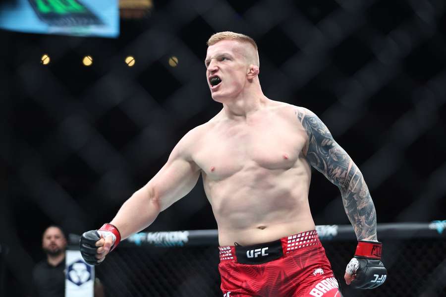 Iwo Baraniewski w znakomitym stylu wszedł do UFC