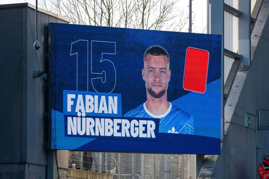 Fabian Nürnberger a primit un cartonaș roșu direct. Fabian Nürnberger a primit un cartonaș roșu direct.