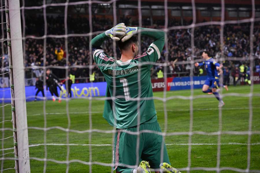 La disperazione di Donnarumma dopo la sconfitta in Bosnia